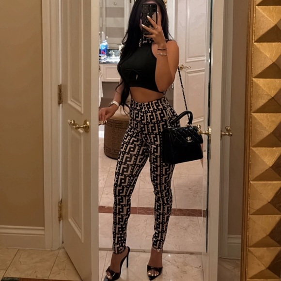 Meet your Posher, Krystie - Picture 3 of 3